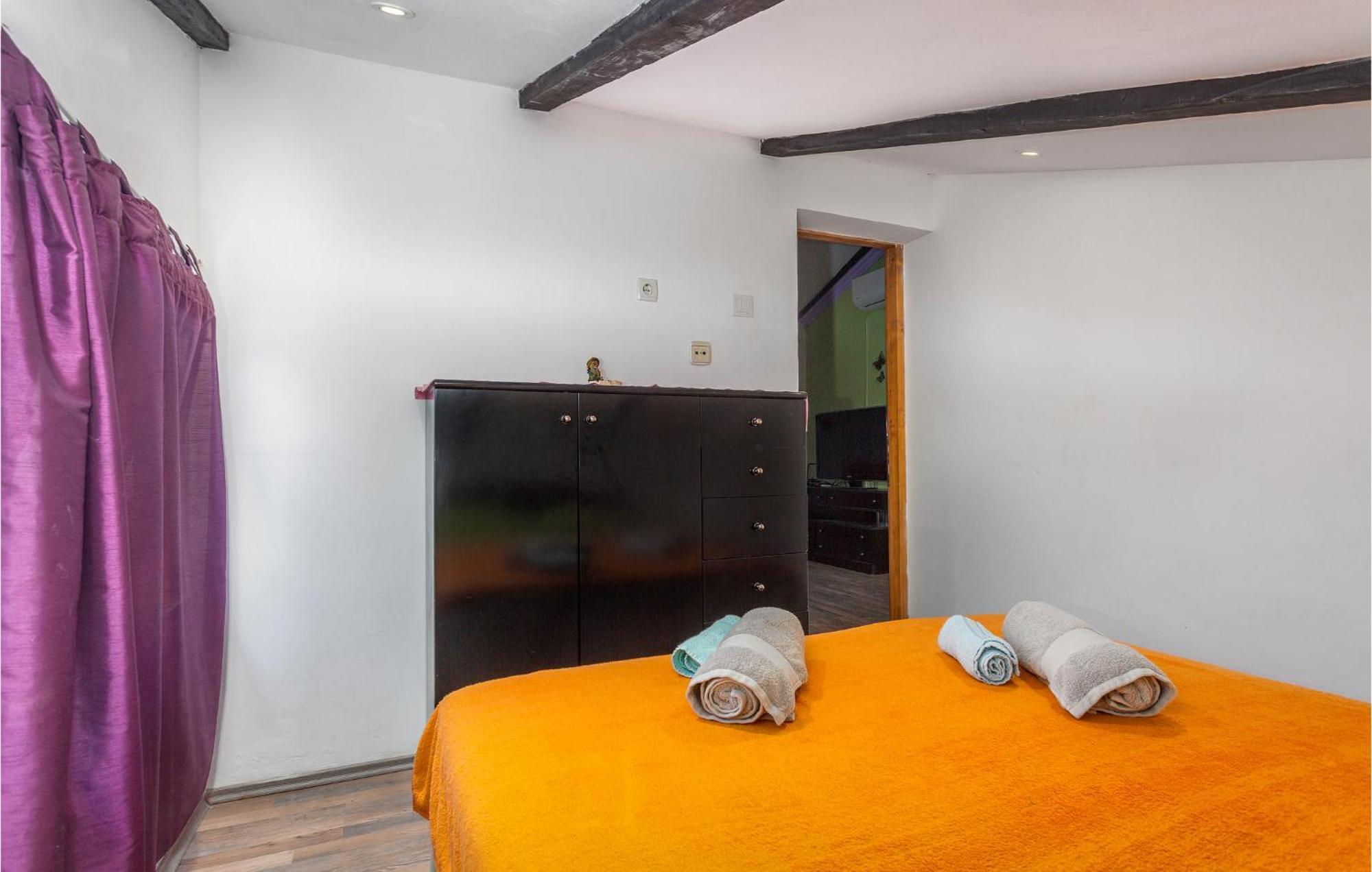 2 Bedroom Amazing Apartment In Njivice Exterior photo