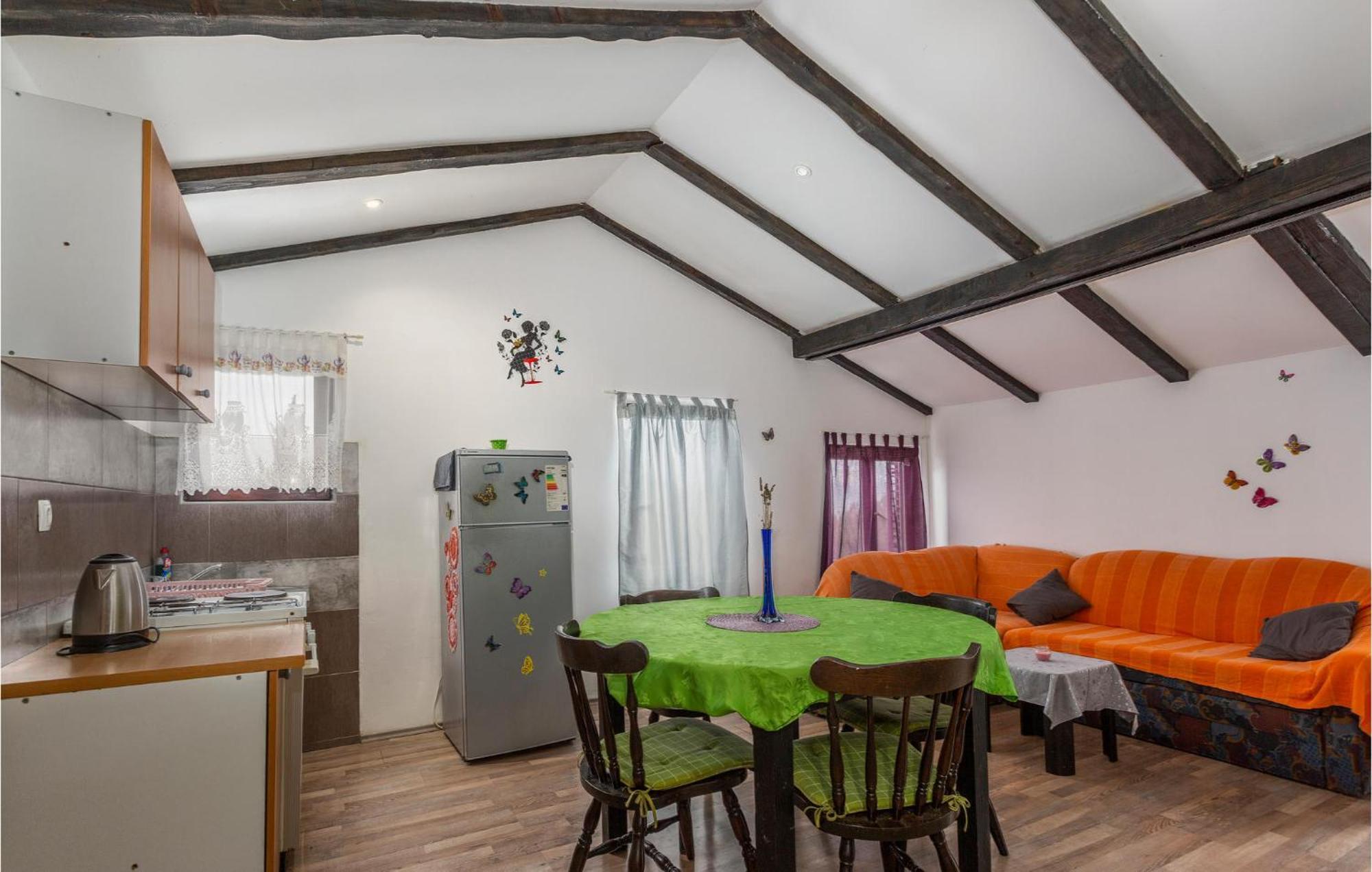 2 Bedroom Amazing Apartment In Njivice Exterior photo